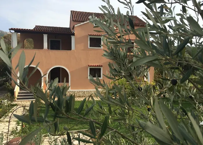 Yiouli Hébergement de vacances Akharavi
